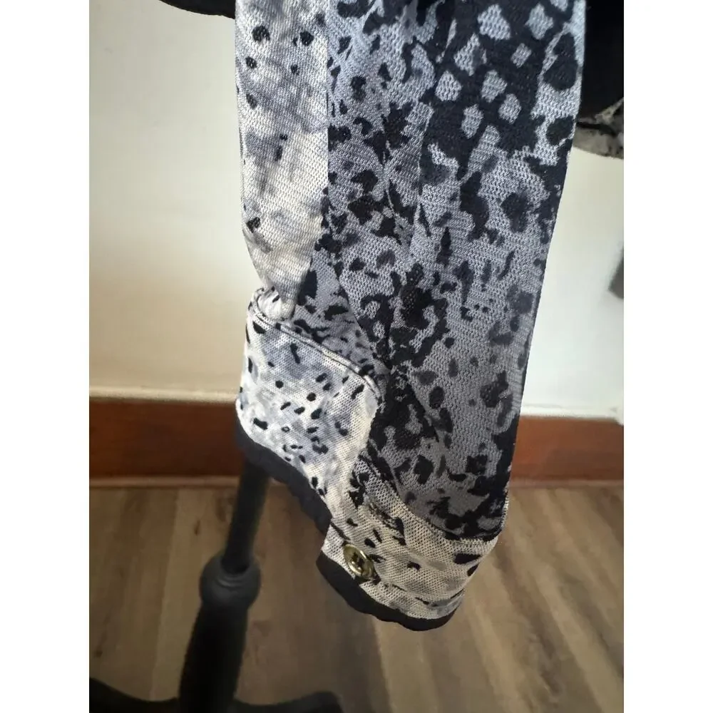 The Limited Abstract Print Long Sleeve Blouse Women’s Large Gray Black - Picture 12 of 13